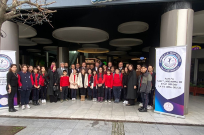 KAYAPA’DAN SANATA GÜÇLÜ MESAJ: GENÇ YETENEKLER PODYUM PARK’TA SAHNEYE ÇIKTI