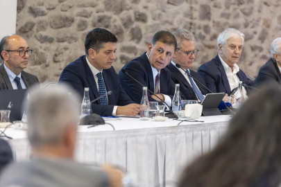 Başkan Tugay: Enerji Güvenliği İçin Şehirler Kendi Sistemlerini Kurmalı