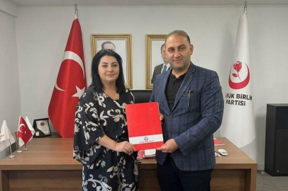 Yenişehir’de Siyasette Görev Değişimi: Fatma Kocabaş Yeni İlçe Başkanı