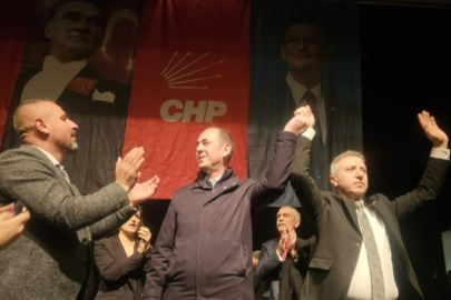 CHP'DE KURULTAY TARTIŞMASI BÜYÜYOR Kurultay İçin Verilen İmza Sonrası Parti İçi Demokrasi ve Tüzük Tartışmaları Yeniden Gündemde