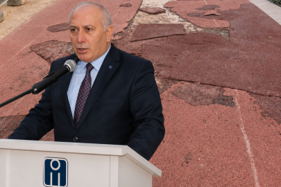 “KÜLTÜRPARK VE ATATÜRK SPOR SALONU ÇEVRESİNDE ALARM: ZEMİN ÇÖKMESİ VE PİST BOZULMASI TEPKİ ÇEKTİ”