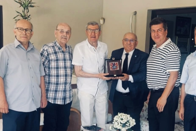 iyaset ve Devlet Tecrübesine Nezaket Ziyareti: İYİ Parti Nilüfer Teşkilatı'ndan Turhan Tayan'a Anlamlı Buluşma
