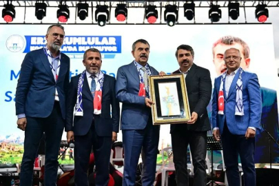 Bursa’da Erzurum Rüzgârı: Bakan Tekin Yayla Şenliği’nde Vatandaşlarla Buluştu