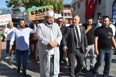 Anahtar Parti Bursa İl Başkanı Fikret Aslan'dan Çarpıcı Eylem: "Esnafın Ruhuna Fatiha"