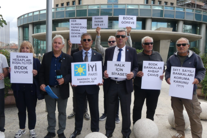 İYİ Parti’den Banka Önünde Dolandırıcılık Protestosu: 5 Maddelik Çağrı