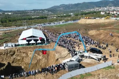 Bursa'da Menzil Cemaatinden Geniş Katılımlı Temel Atma Töreni!